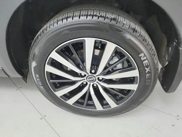 Used 2024 Gray Nissan Platinum image 47