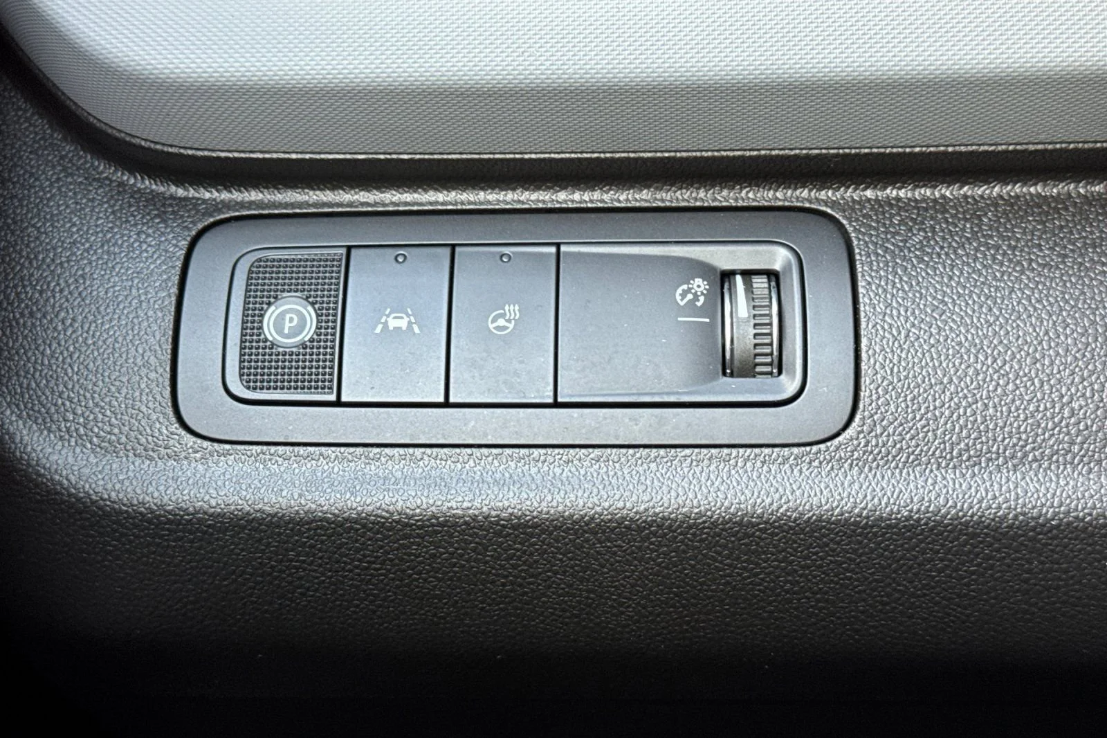 New 2027 Sterling Grey Metallic Chevrolet LT image 26