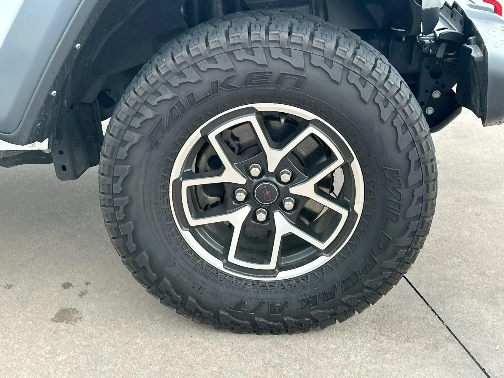 Used 2024 Bright White Clearcoat Jeep Rubicon image 10