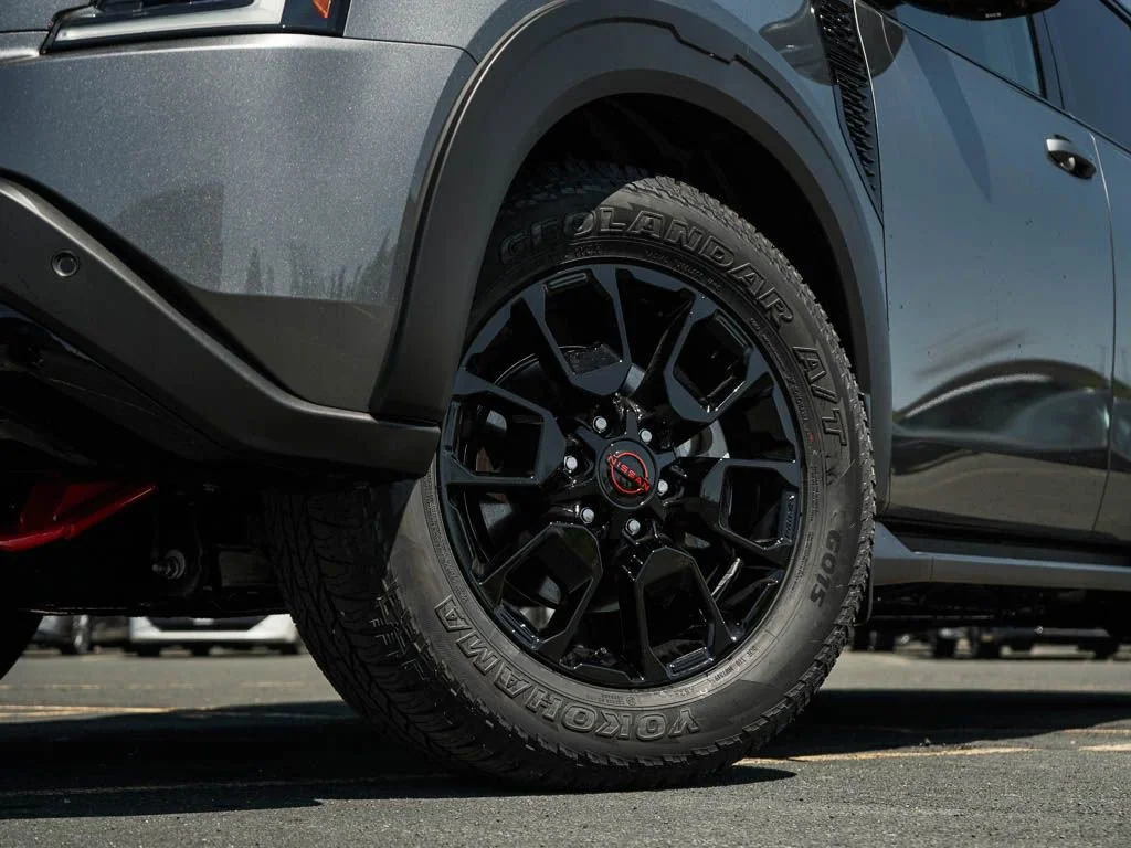 New 2026 Gun Metallic/Super Black Nissan PRO-4X image 6