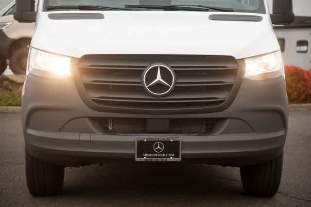 Used 2025 Arctic White Mercedes-Benz  image 13