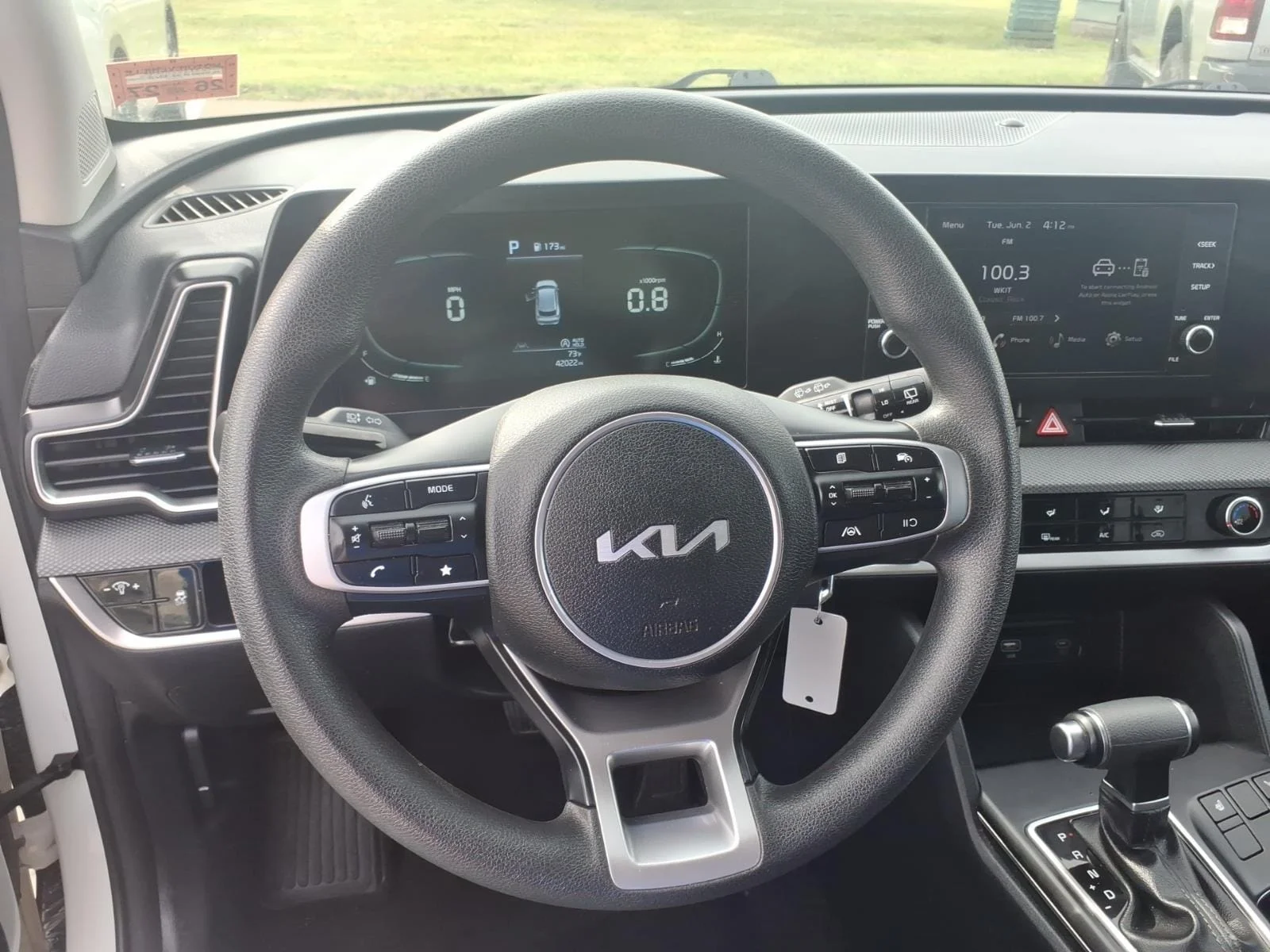 Used 2024 Snow White Pearl Kia LX image 23