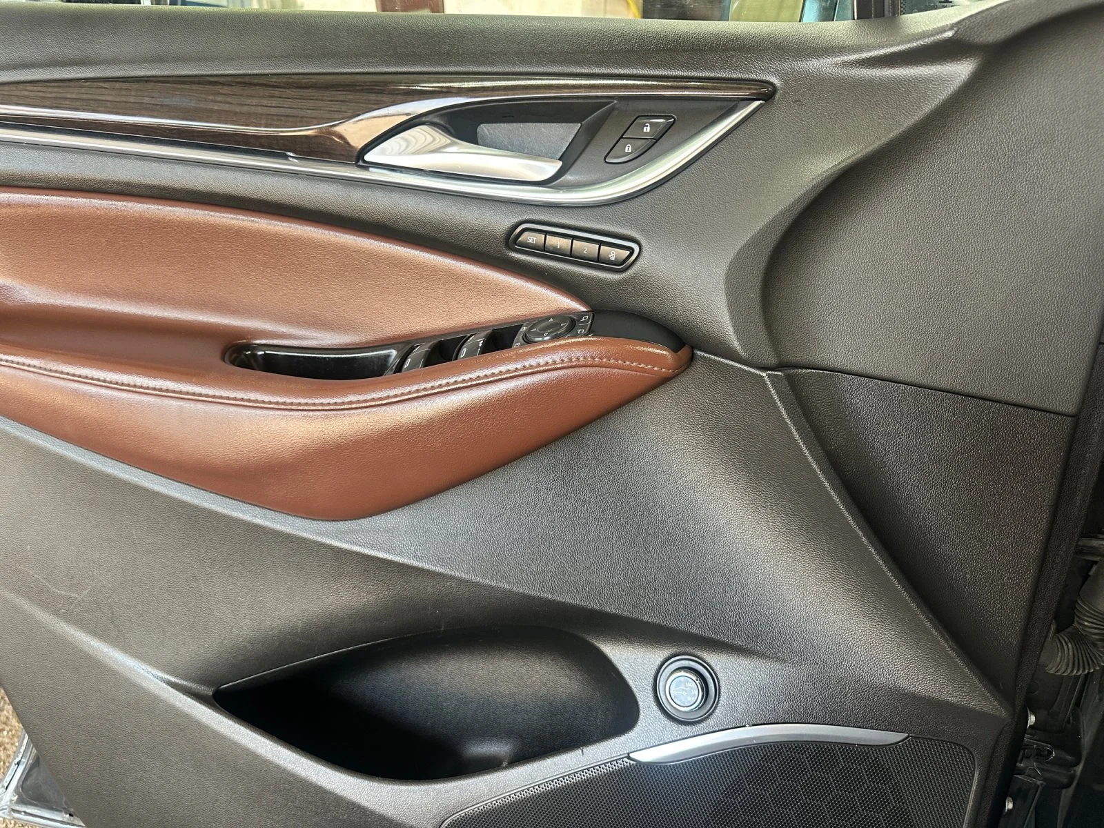 Used 2020 Dark Slate Metallic Buick Avenir image 30