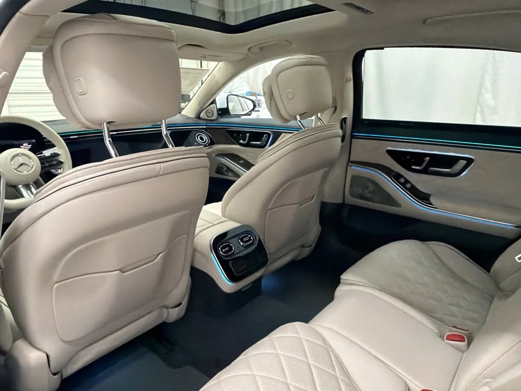 New 2027 White Mercedes-Benz S 580 image 21