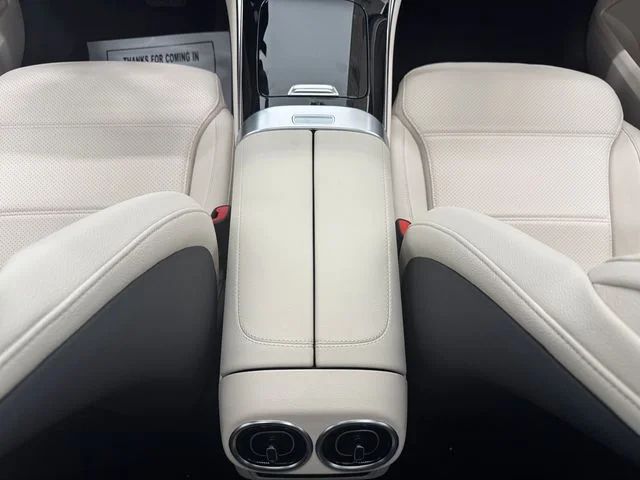 New 2027 White Mercedes-Benz GLC 300 image 40