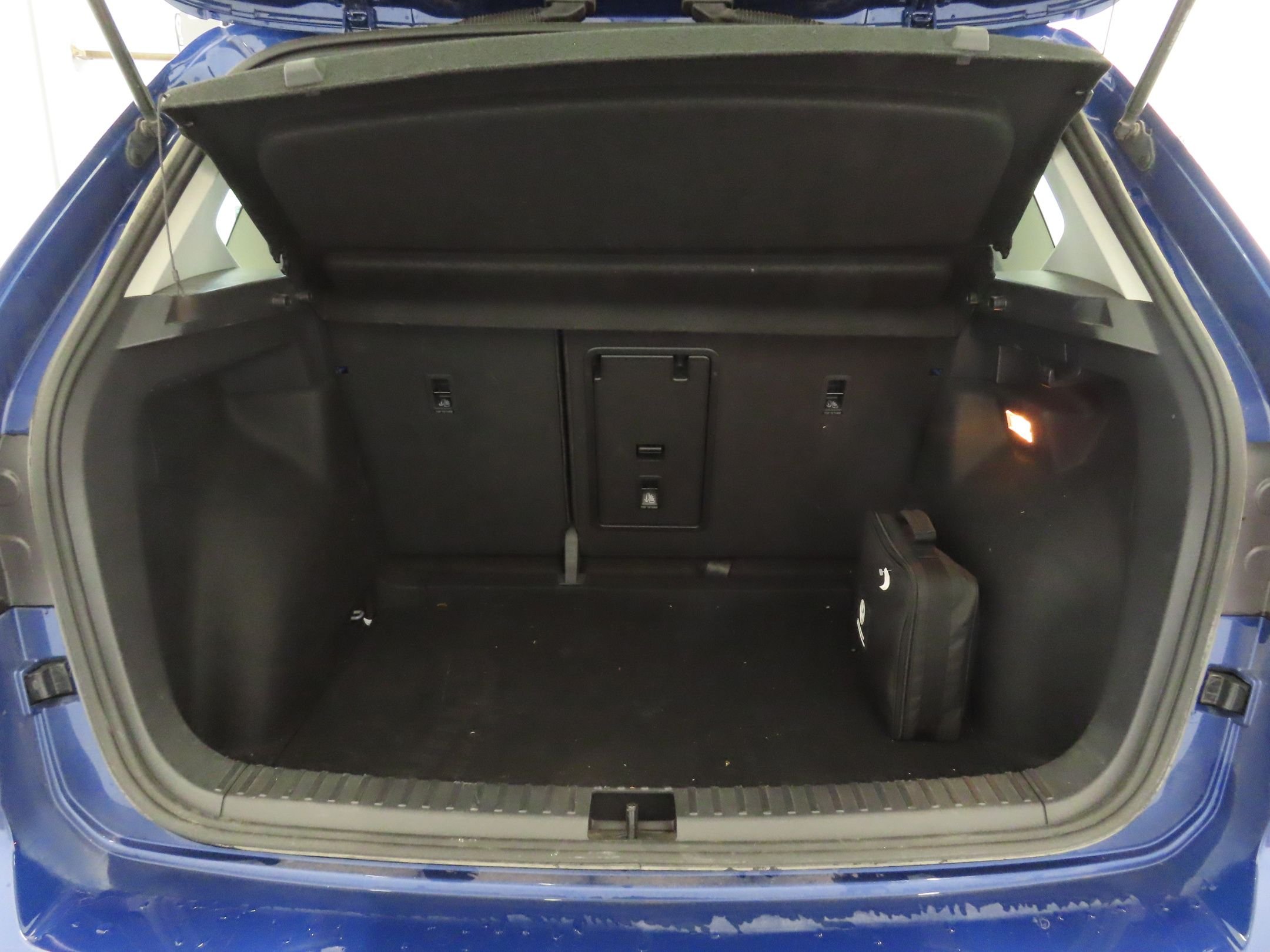 Used 2023 Blue Volkswagen 1.5T S image 21