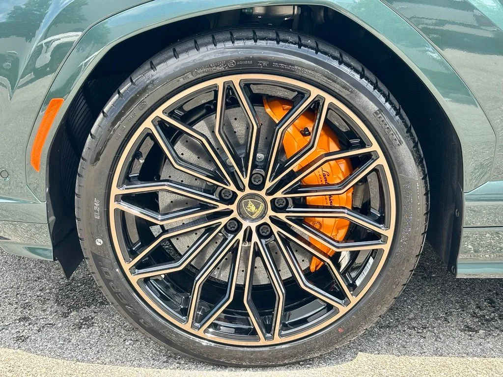 New 2026 Vl/Verde Lares Lamborghini SE image 11