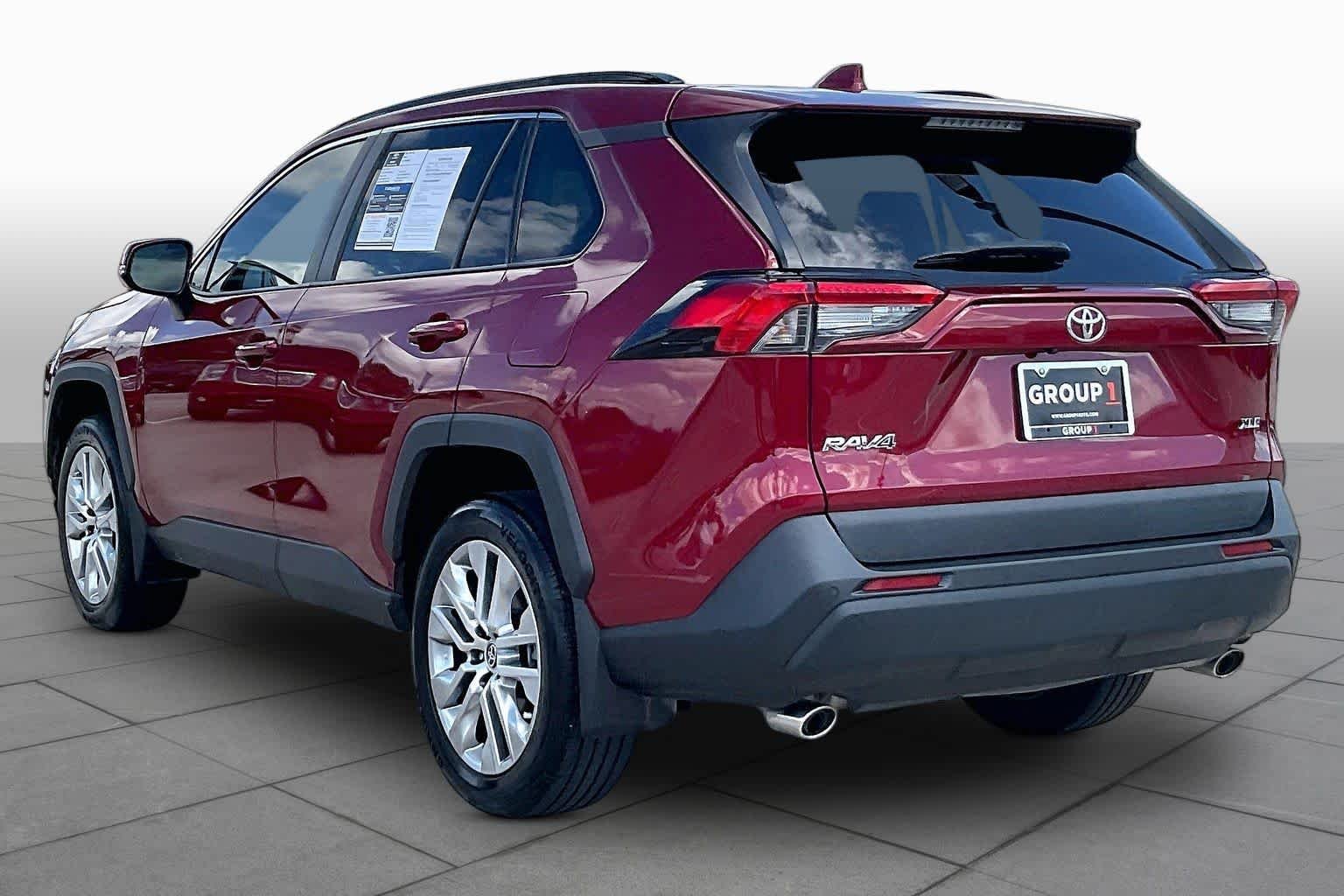 Used 2024 Ruby Flare Pearl Toyota XLE Premium image 12