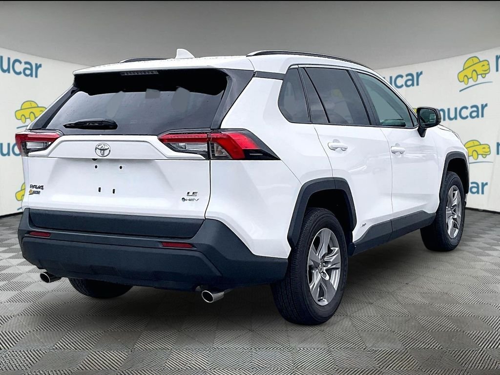 Used 2025 Ice Toyota LE image 6
