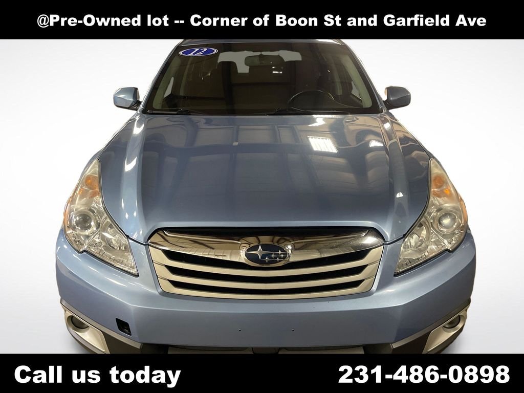 Used 2012  Subaru 2.5i Premium image 8
