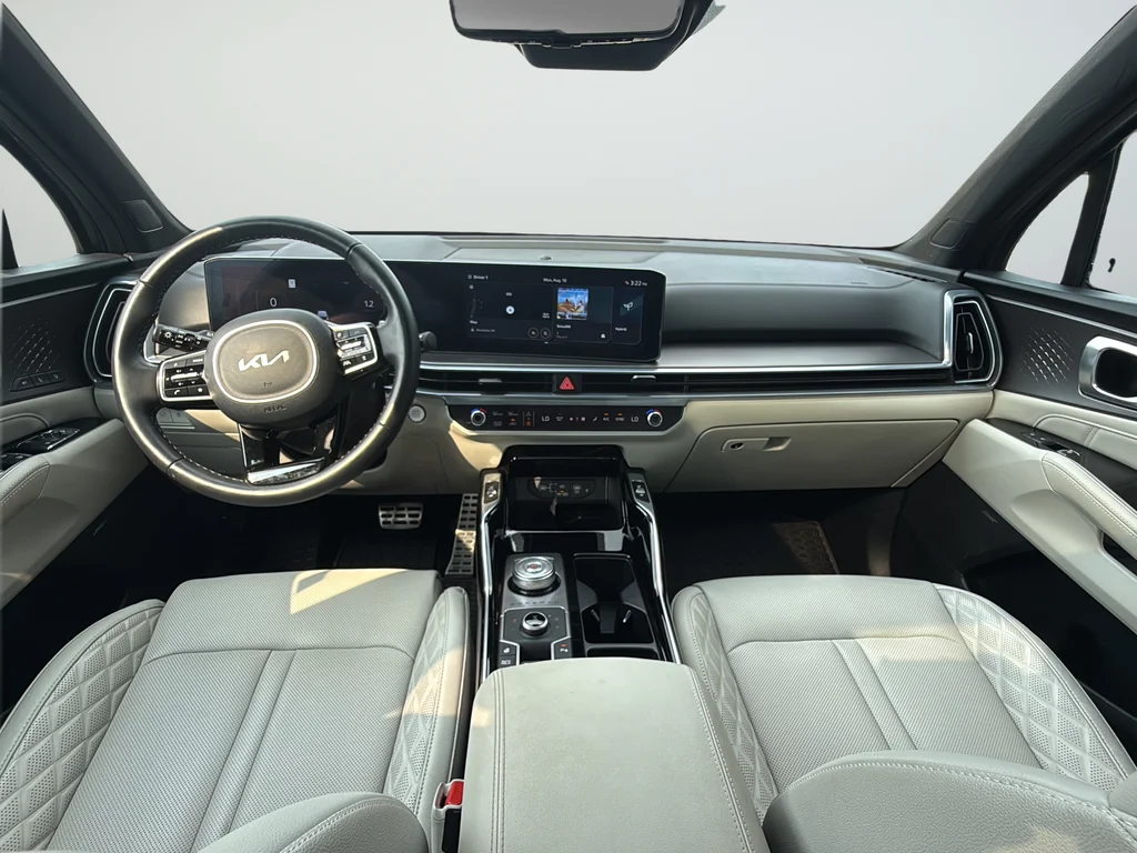Used 2025 Green Kia SX Prestige image 9