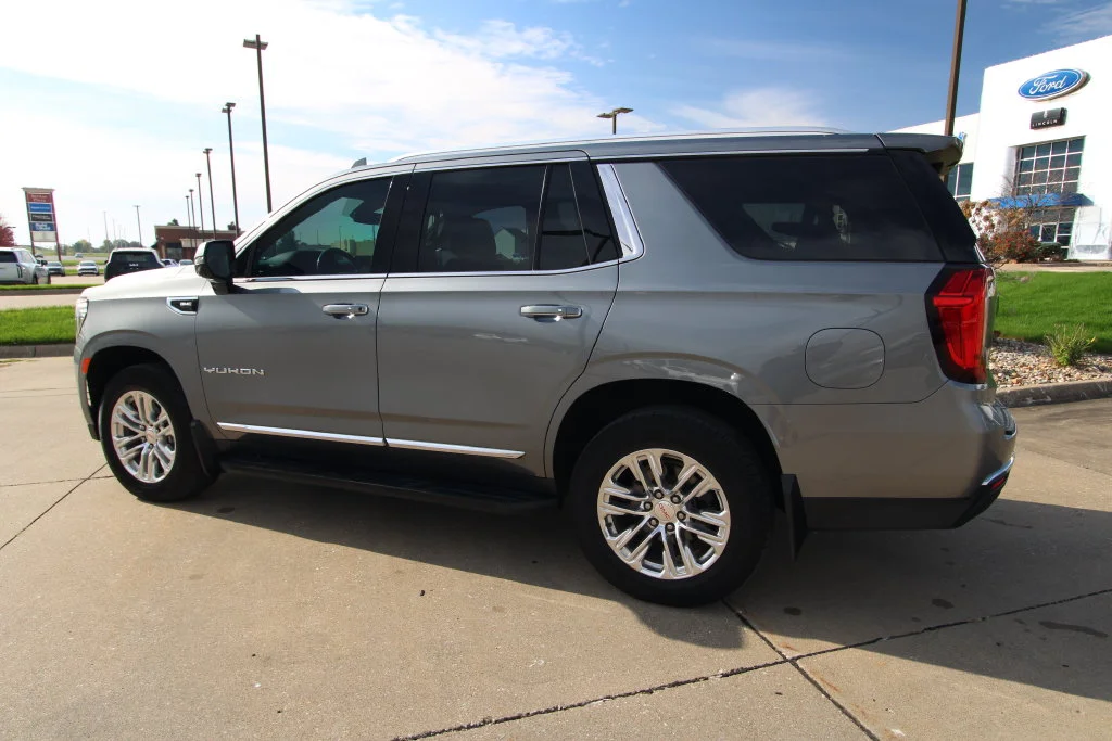 Used 2022 Gray GMC SLT image 19