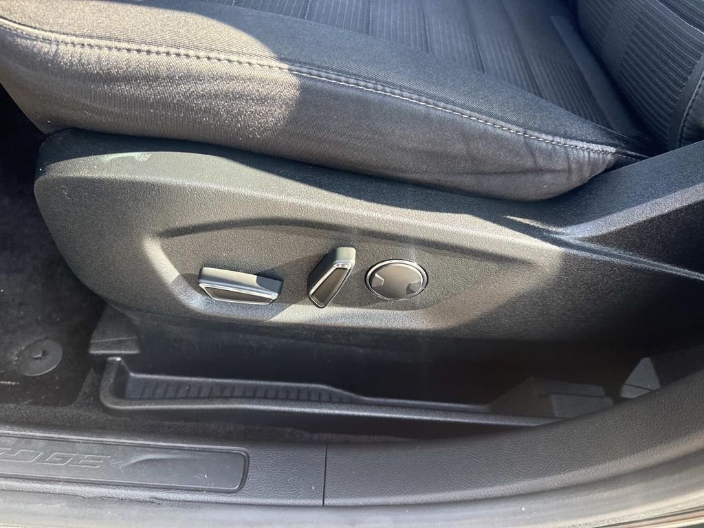 Used 2017 Black Ford SEL image 19