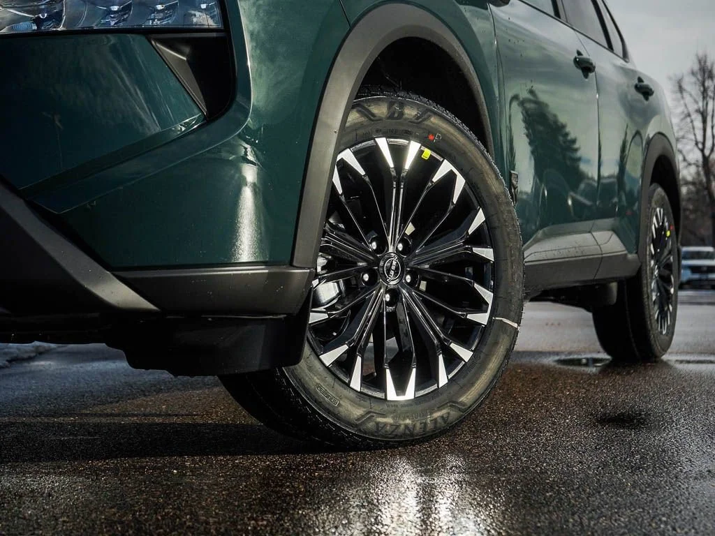 New 2026 Obsidian Green Nissan Dark Armor image 6