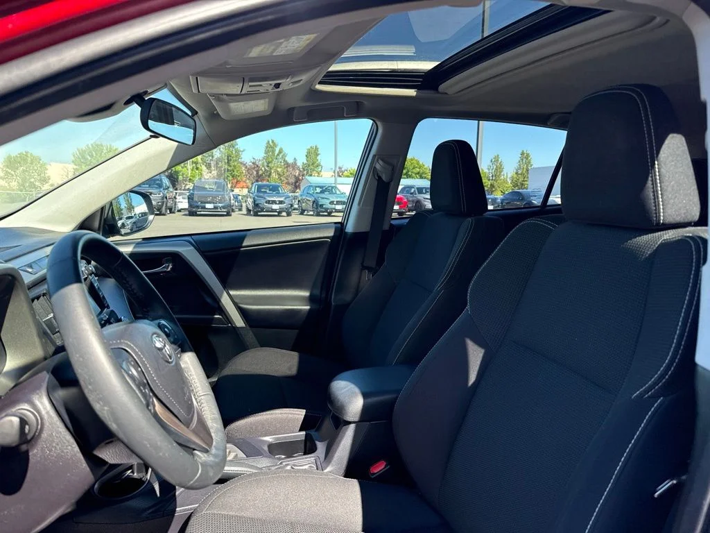 Used 2018 Ruby Flare Pearl Toyota XLE image 9