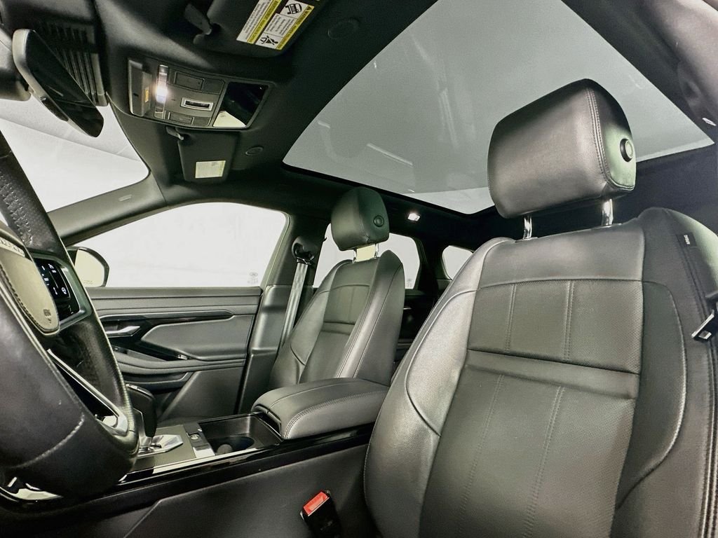 Used 2023 Fuji White Land Rover Dynamic image 16