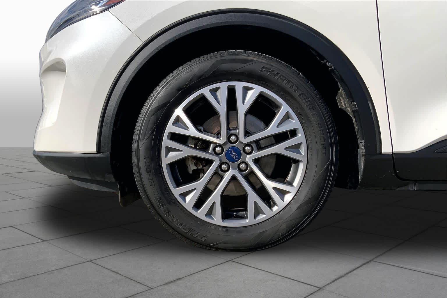 Used 2022 Star White Metallic Tri-Coat Ford SEL image 10