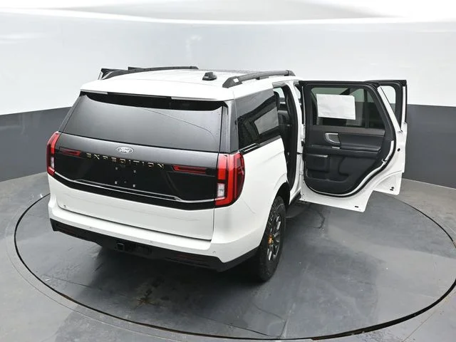 New 2026 Star White Metallic Tri-Coat Ford Tremor® image 28