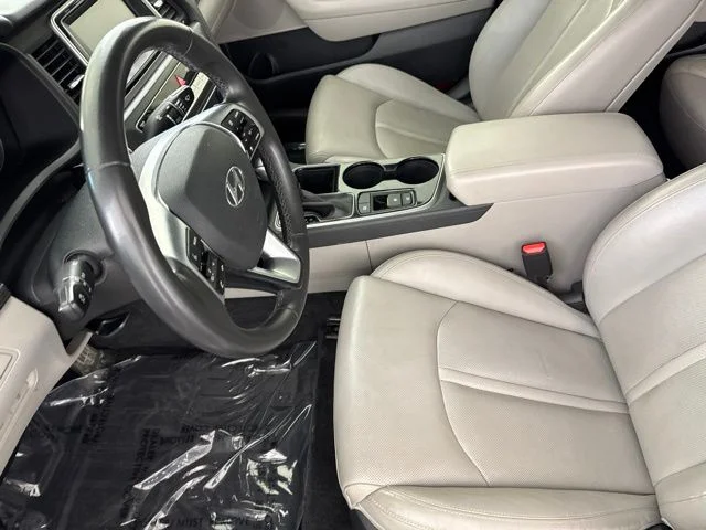 Used 2019 Silver Hyundai Limited image 23