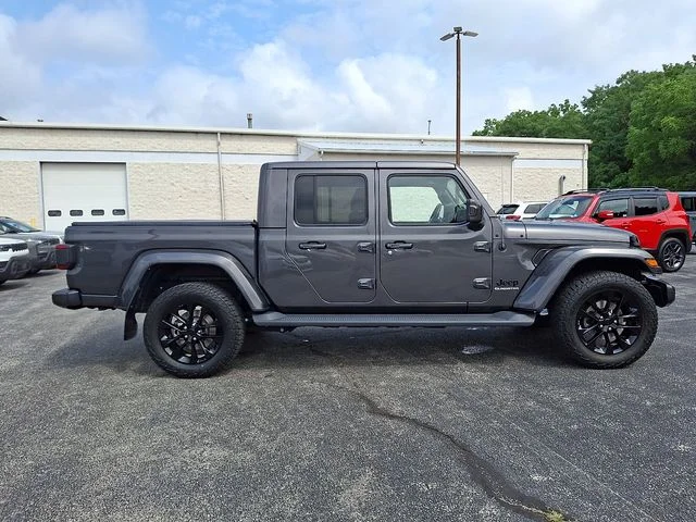 Certified Used 2021 Gray Jeep Overland image 12