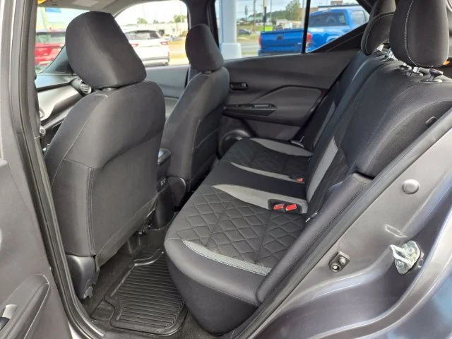 Used 2020 Gray Nissan S image 11