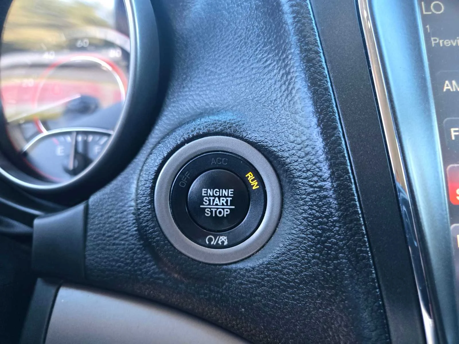 Used 2018  Dodge Crossroad image 18