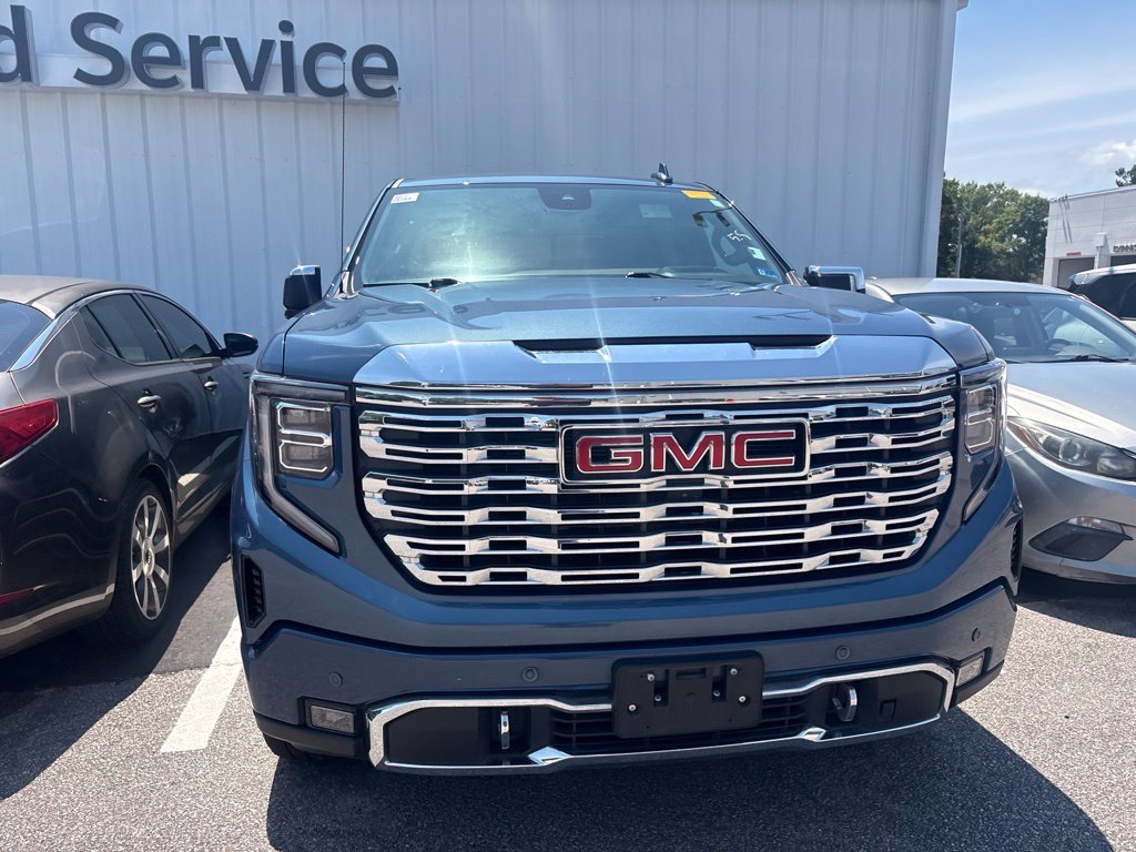 Used 2024 Blue GMC Denali image 5