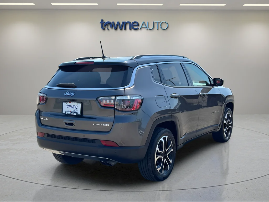 Used 2022 Gray Jeep Limited image 6