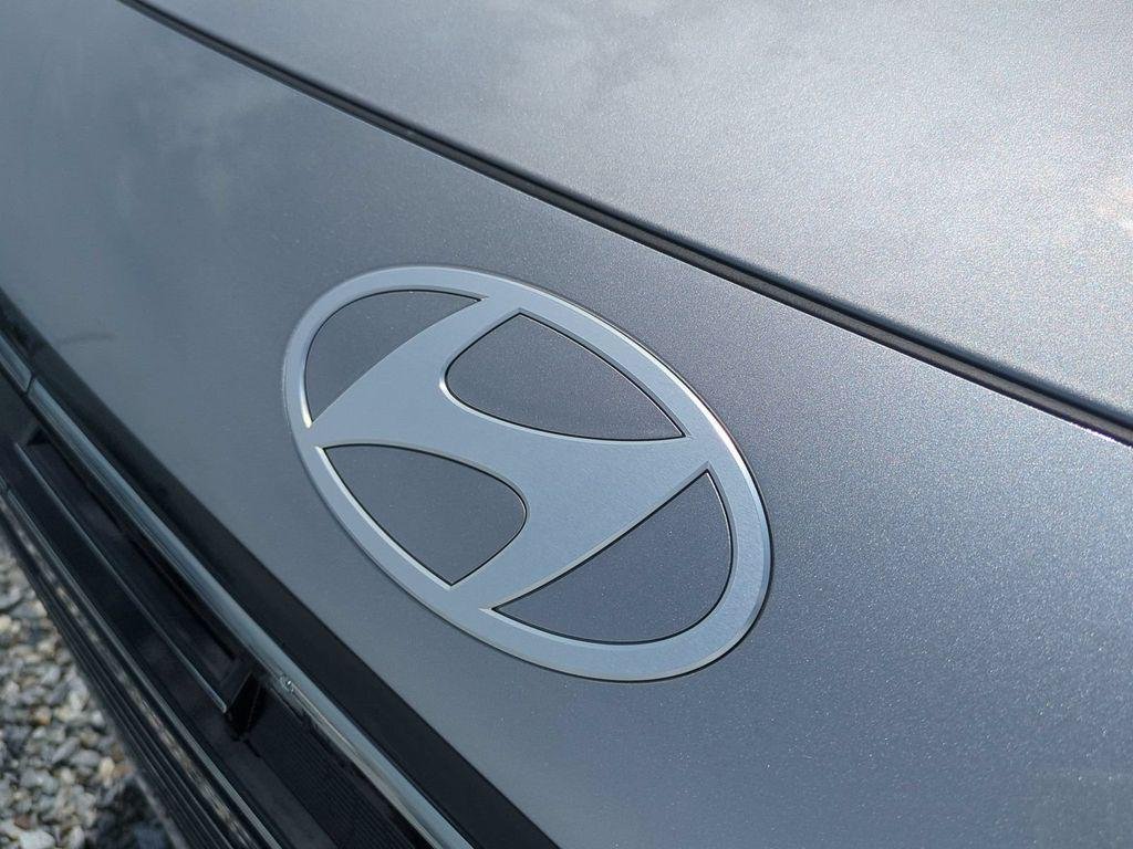 New 2027 Silver Hyundai Blue SEL Premium 7P image 13
