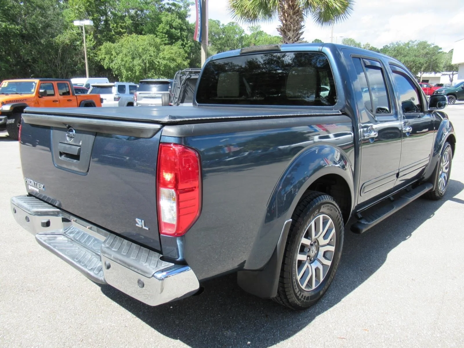 Used 2013 Blue Nissan SL image 7