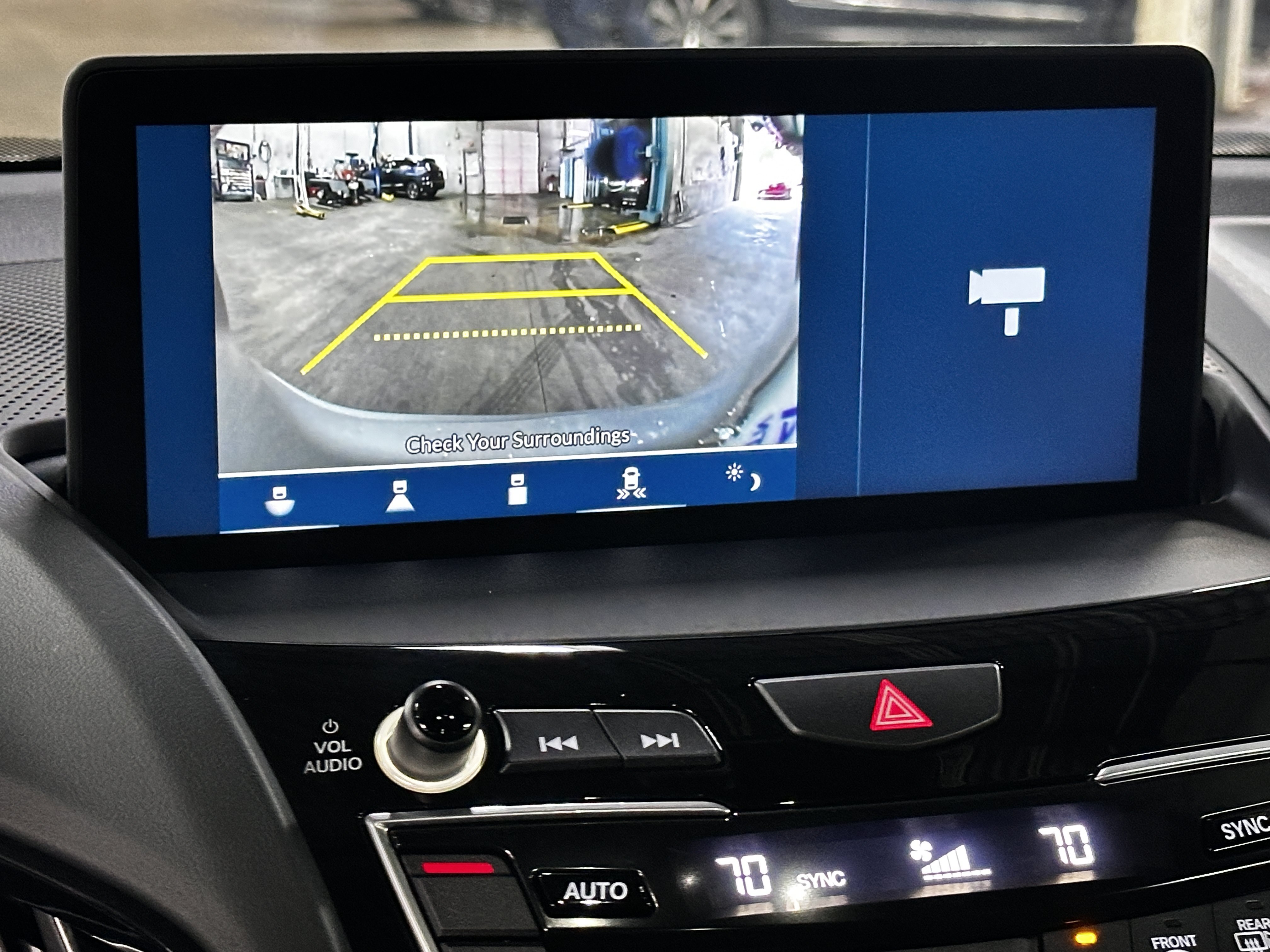 Used 2025 Solar Silver Metallic Acura SH-AWD image 38