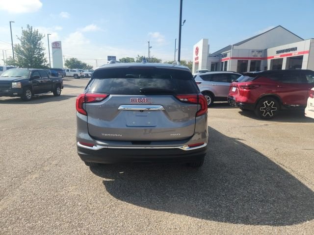 Used 2021 Steel Metallic GMC SLT image 2