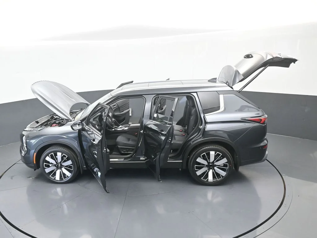 New 2026 Gray Mitsubishi SEL image 65