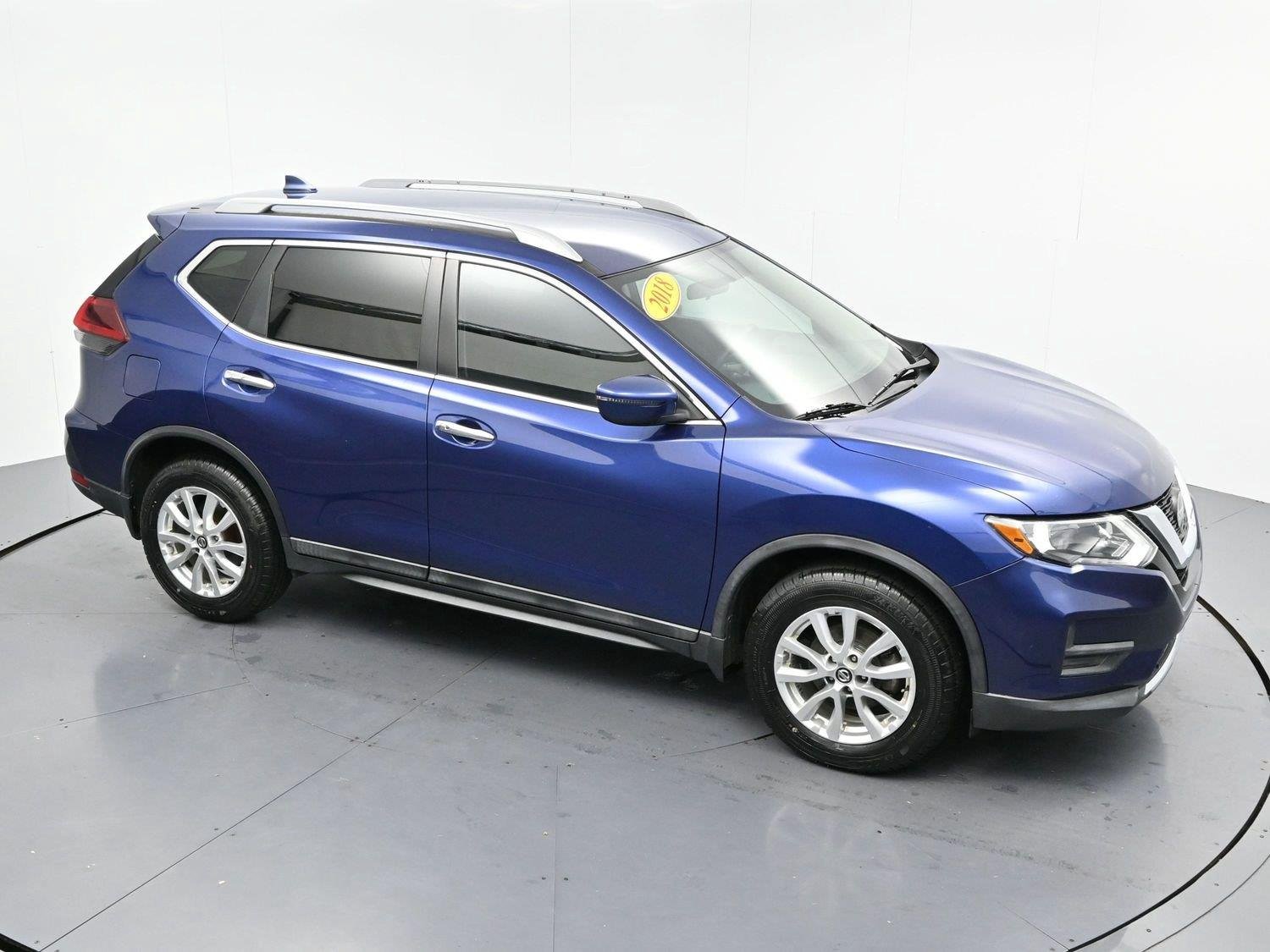 Used 2018 Caspian Blue Nissan SV image 39