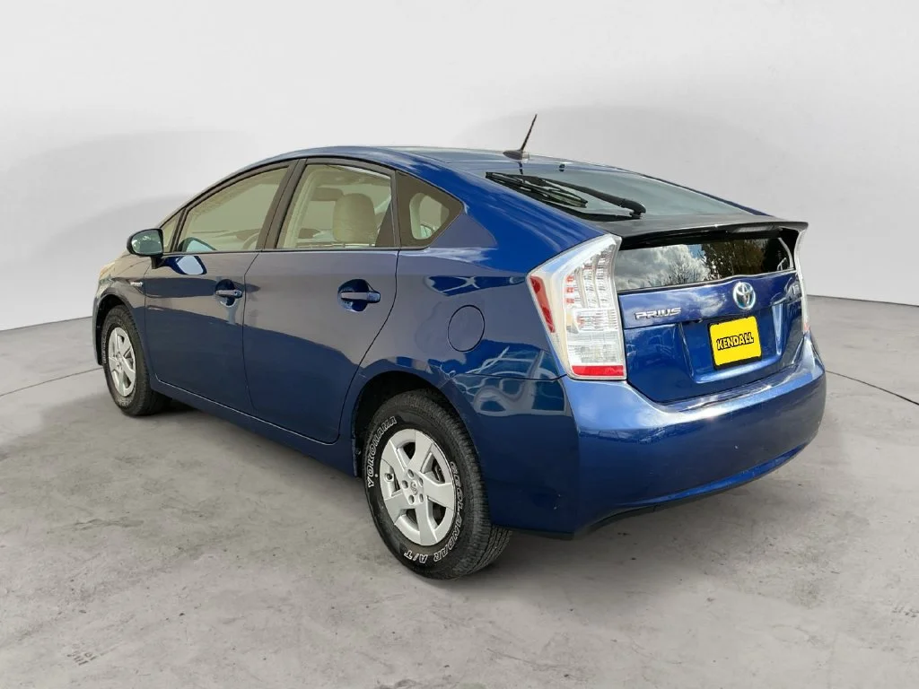 Used 2010 Blue Toyota IV image 11