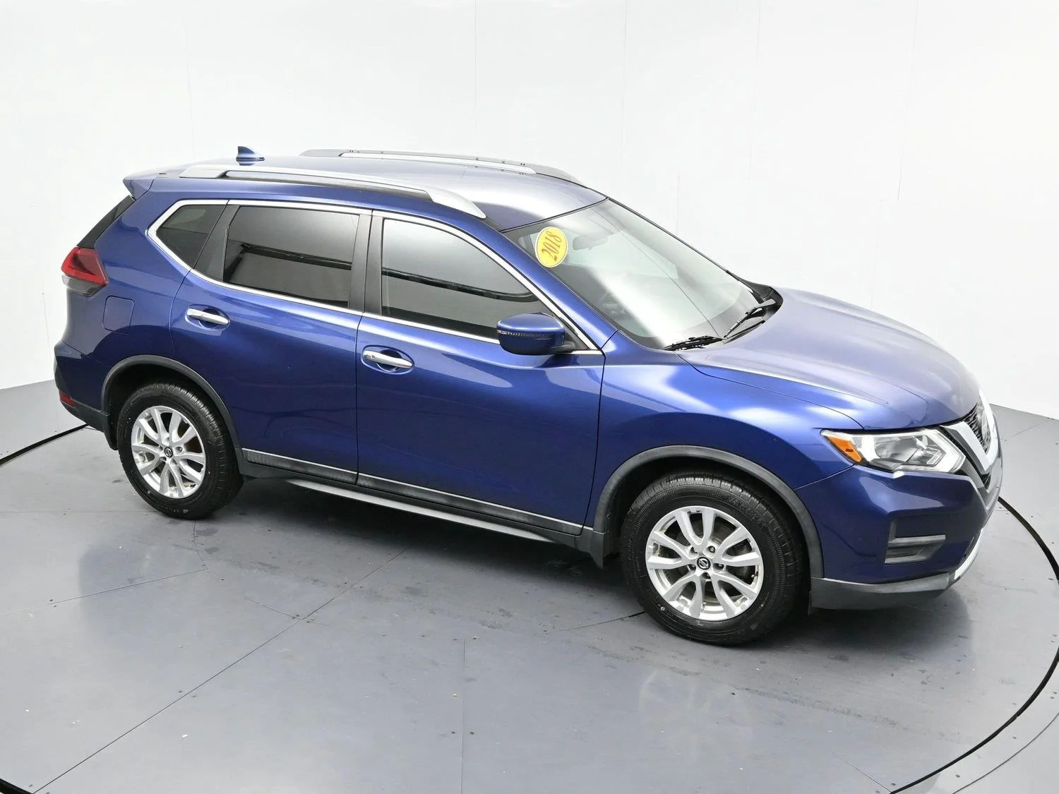 Used 2018 Caspian Blue Nissan SV image 39