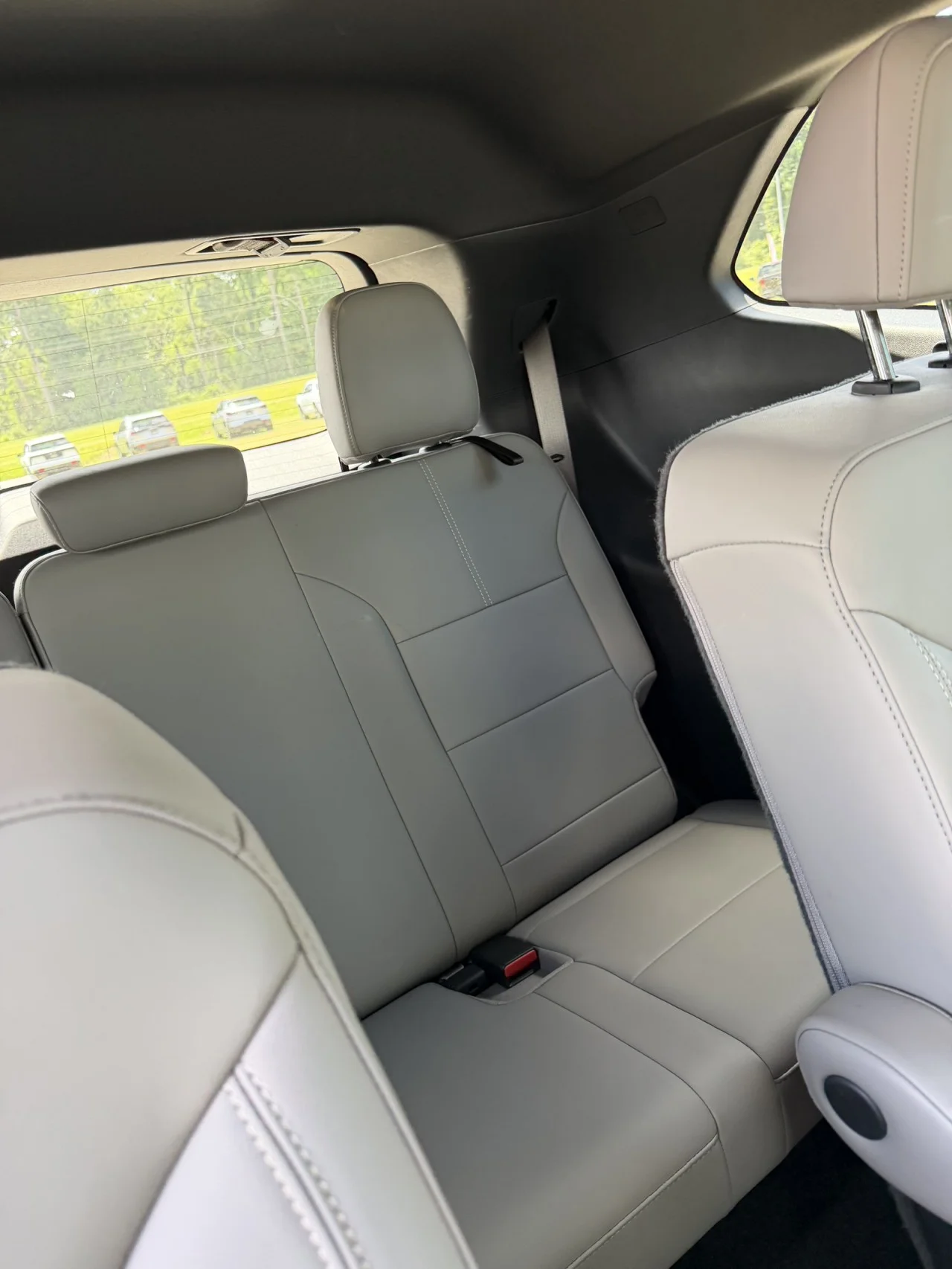 Used 2024 Summit White GMC Elevation image 7