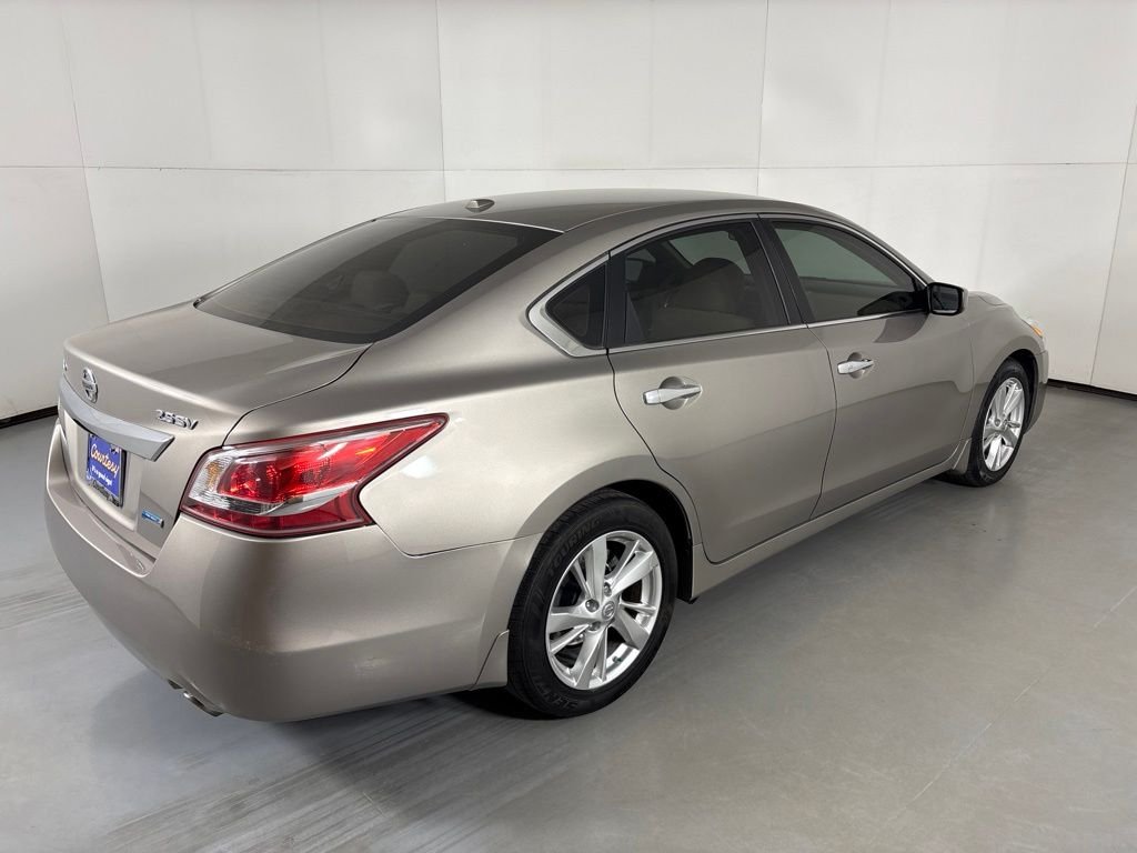 Used 2013 Beige Nissan 2.5 SV image 8