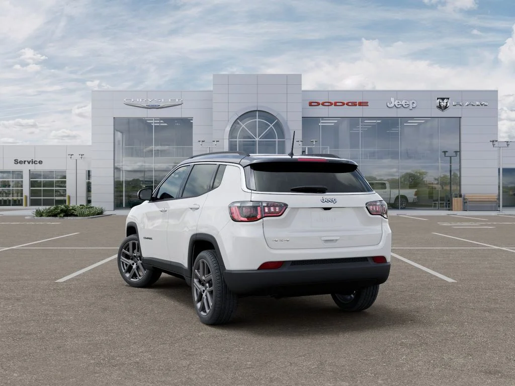 New 2026 Bright White Clear-Coat Exterior Paint Jeep Limited image 3