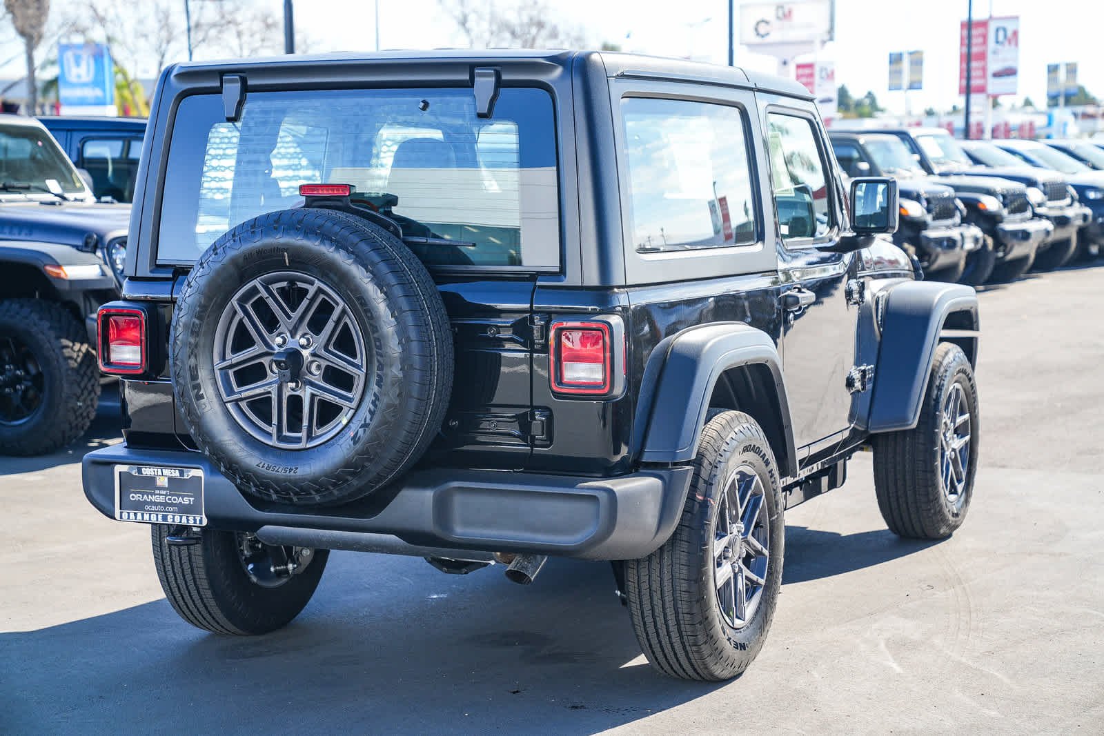 New 2026 Black Clear-Coat Exterior Paint Jeep Sport image 4
