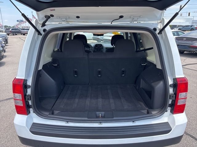 Used 2016 White Jeep Sport image 11