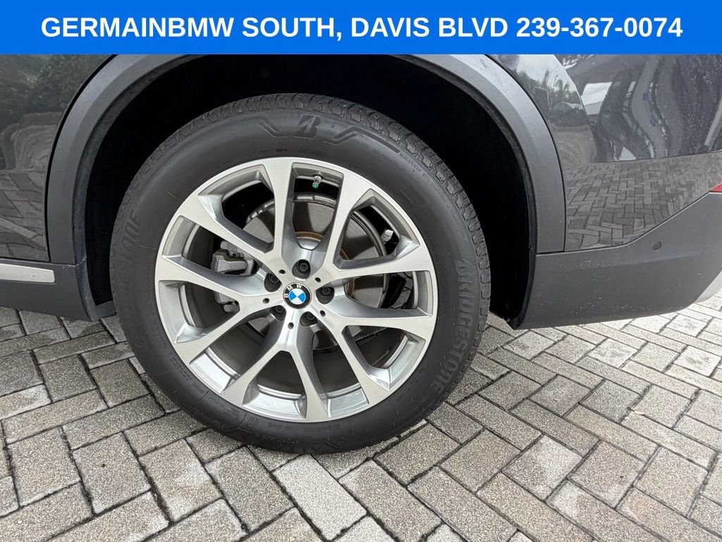 Used 2020 Dark Graphite BMW xDrive40i image 29