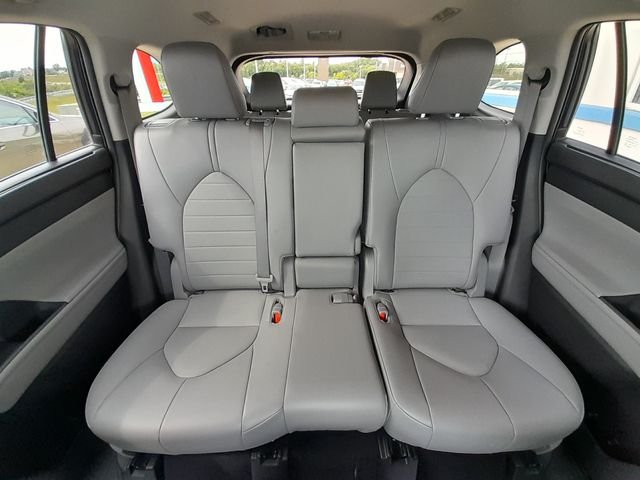Used 2021  Toyota XLE image 45