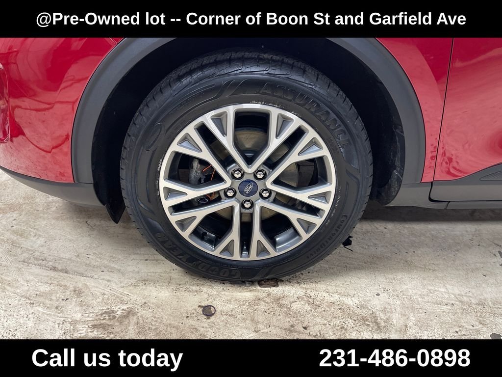 Used 2022 Red Ford SEL image 8