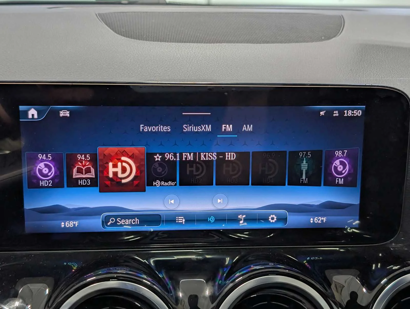 New 2026 Cirrus Silver Metallic Mercedes-Benz GLA 250 image 24