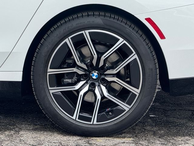 2025 BMW 7 Series 740i