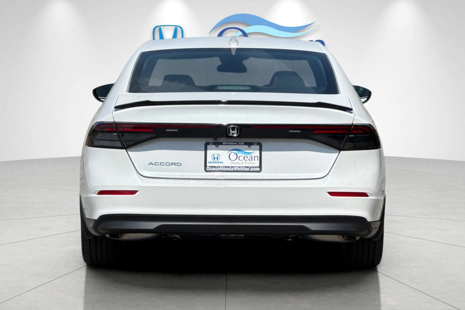 New 2026 Platinum White Pearl Honda LX image 5