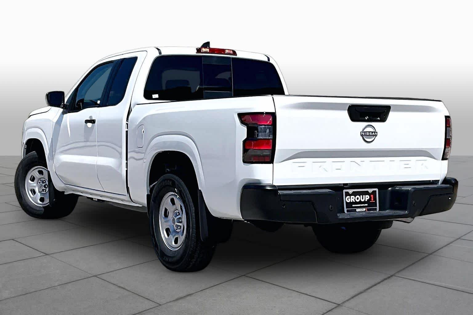 New 2026 Glacier White Nissan S image 7