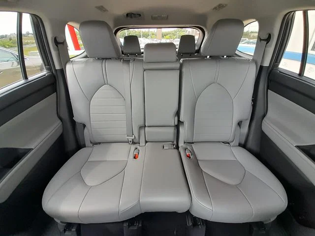 Used 2021  Toyota XLE image 45
