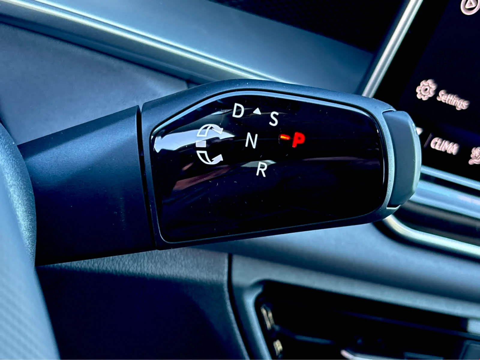 New 2026 DEEP BLACK Volkswagen SE image 19